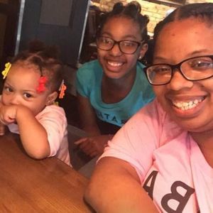 Meet your Posher, Yolanda